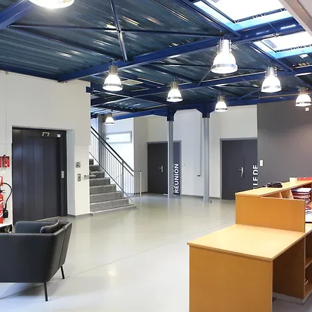 米卢斯青年旅舍 旅馆 *