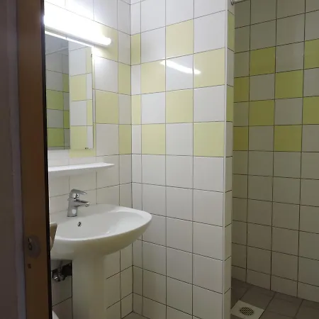 米卢斯青年旅舍 旅馆 *