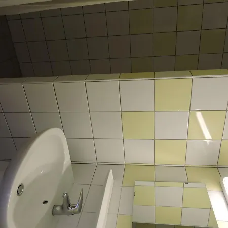 米卢斯青年旅舍 旅馆 *