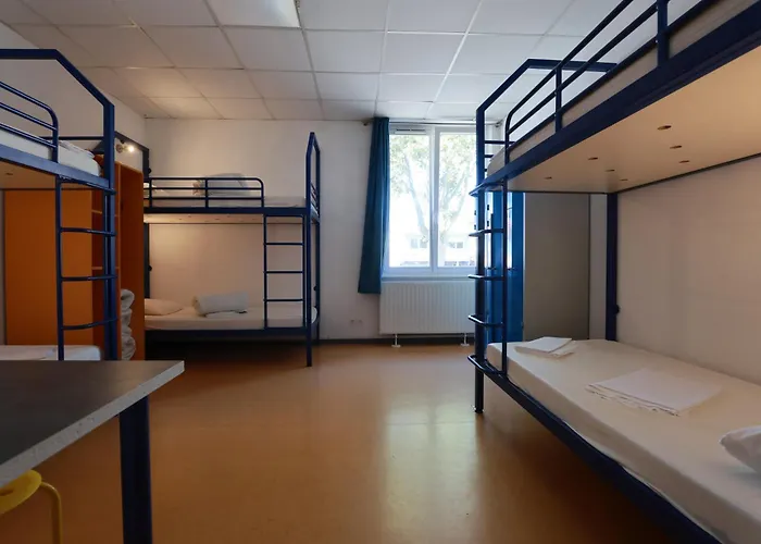 米卢斯青年旅舍 *